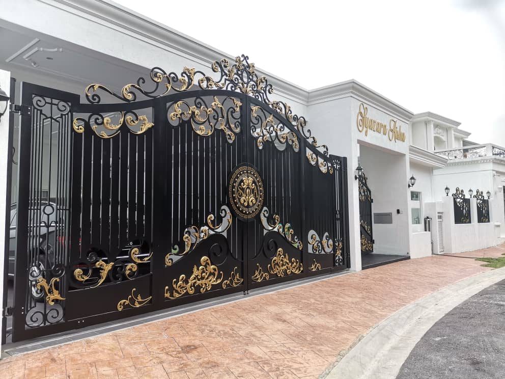 Gate Design CSA Aluminium Trackless Folding Gate Malaysia